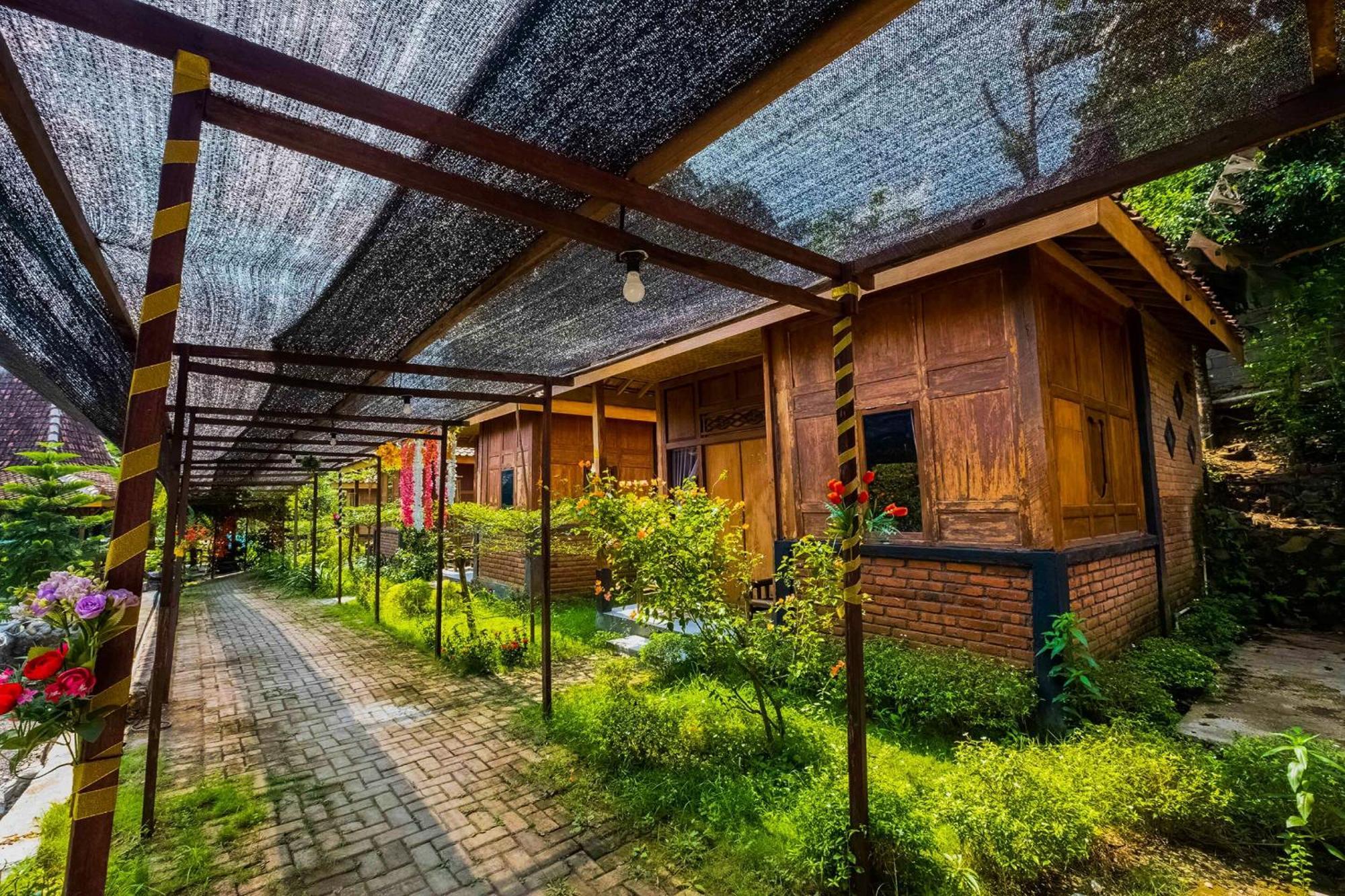 Oyo 3562 Pondok Inspirasi Minggir Klangkapang Exteriör bild